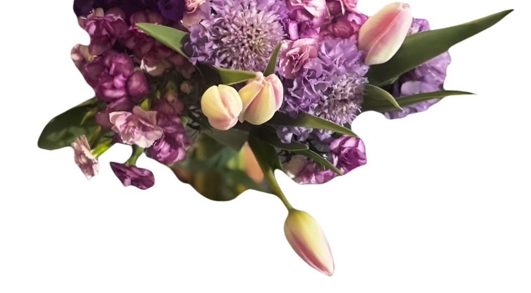 Ramo de celebración de rosas moradas y tulipanes