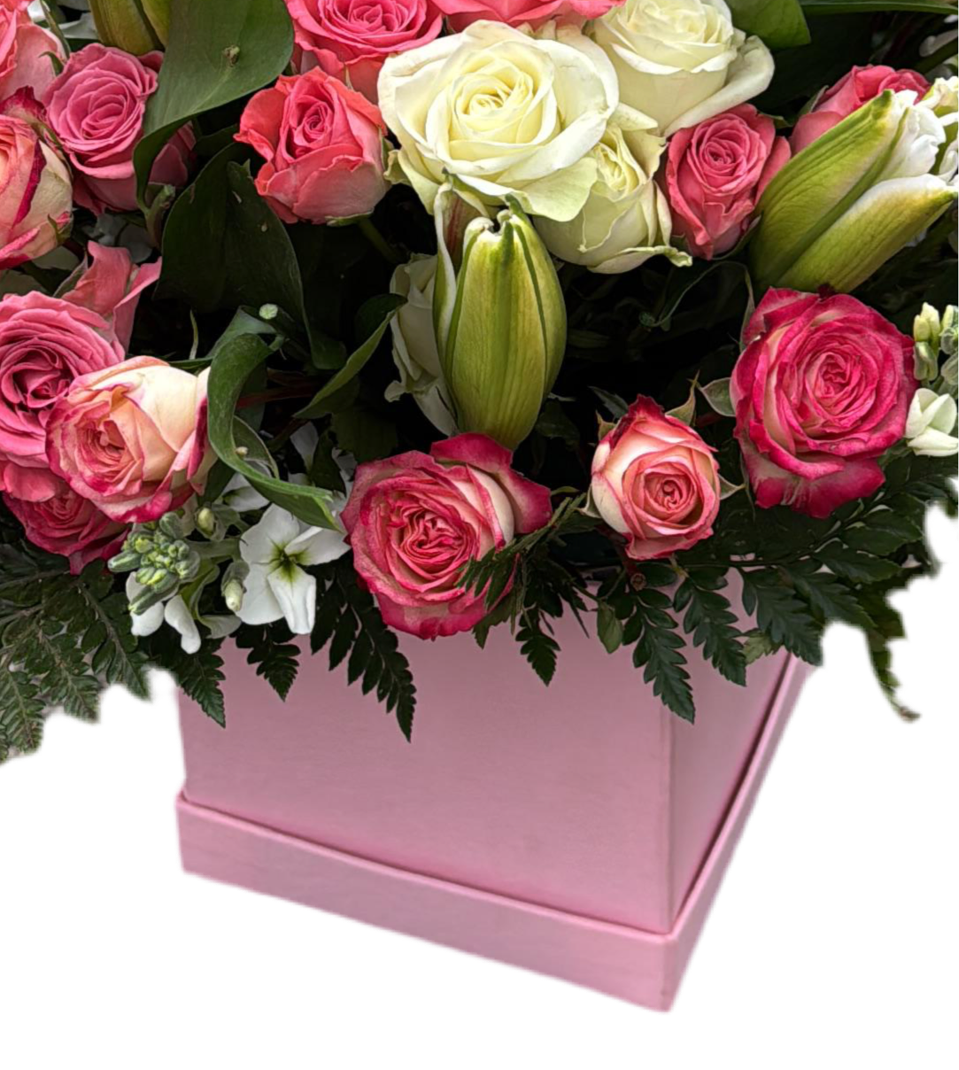 Romantic Flower Box "Sweet Embrace" – Same Day Delivery in Doral