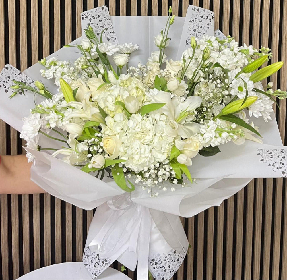 Flores Blancas Pureza Miami - Bouquet Elegante Doral