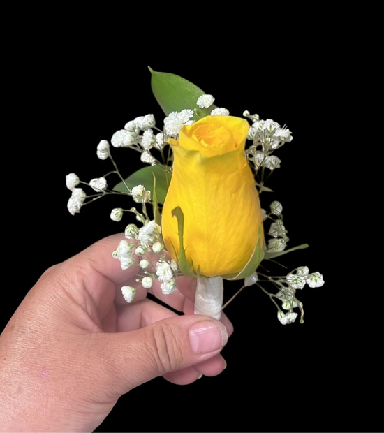 Boutonnière floral para caballero