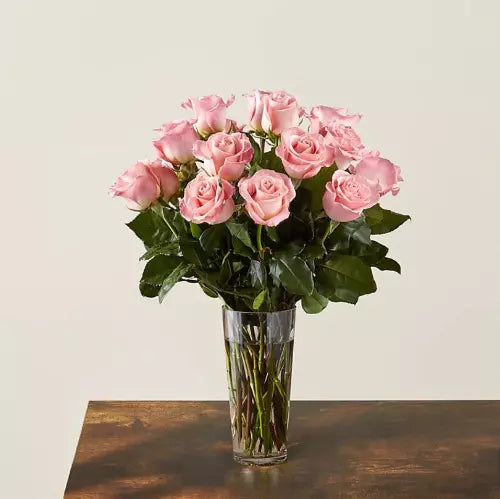 18 Long Stem Pink Roses Bouquet In A Vase, Special Rose Bouquets And Arrangements, Rose Delivery. In our Long Stem Pink Rose Bouquet. Bouquets Flowers Miami, delivery