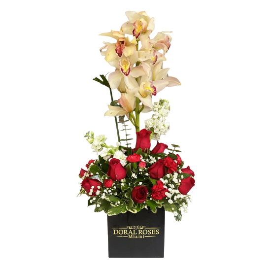 Susurro de Orquídeas – Elegante arreglo de orquídeas