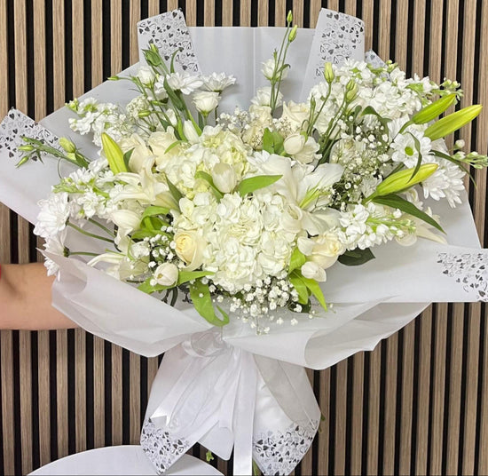 Flores Blancas Pureza Miami - Bouquet Elegante Doral
