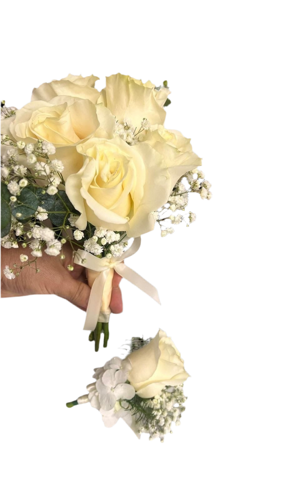Boutonnière y pulsera de rosa blanca