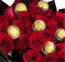 BouquetsFlowers.com Un ramo de rosas rojas y Ferrero Rocher decorado con papel especial. Un regalo que expresa amor y dedicación.
