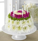 Miami, ¡despierta con un pastel de flores! ¡Descubre nuestros arreglos de flores inspirados en pasteles de cumpleaños y haz que tu celebración sea única en BouquetsFlowers.com