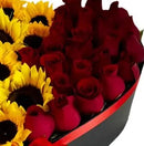 Caja Corazón Girasoles y Rosas Miami - Arreglo Floral Vibrante Entrega Mismo Día Doral