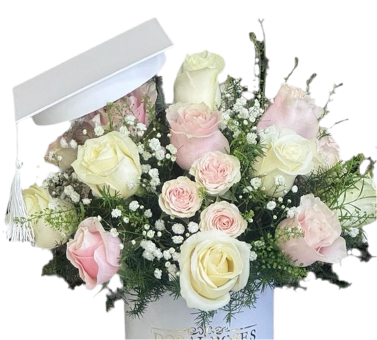 Elegante arreglo de rosas para graduación
