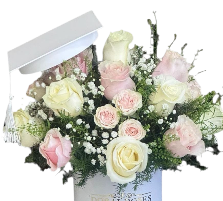 Elegante arreglo de rosas para graduación
