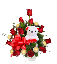 Combo romántico rosas rojas + peluche + chocolates Miami. Regalo perfecto San Valentín, aniversarios. Entrega mismo día Doral, Brickell.