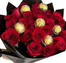 BouquetsFlowers.com Un ramo que combina la belleza de las rosas rojas con el sabor del chocolate Ferreros Rocher. Un regalo ideal para alguien especial.