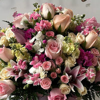 Pink Flowers In Box, Miami Flower Delivery, Bouquets Flowers, Elevate your space with the luxurious Pink Flowers In Box, Miami flower delivery, bouquets and gifts delivery, flowers and more, flower delivery, Bouquets Flowers Miami