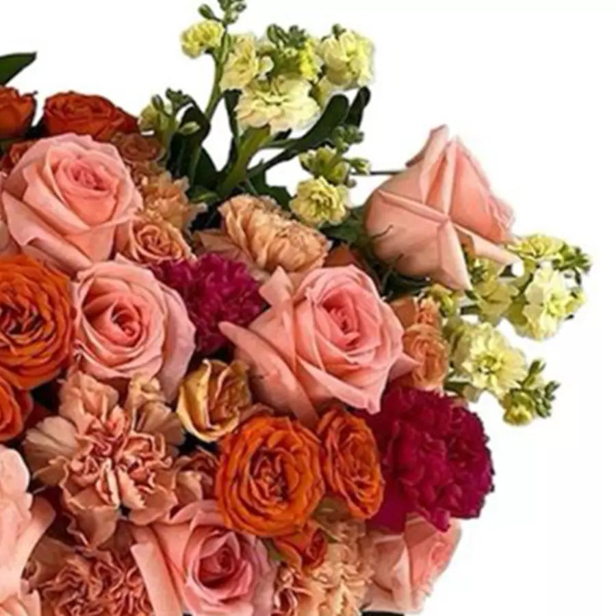 Luxury Mother’s Day gift with premium flowers in an elegant arrangement designed for delivery in Miami