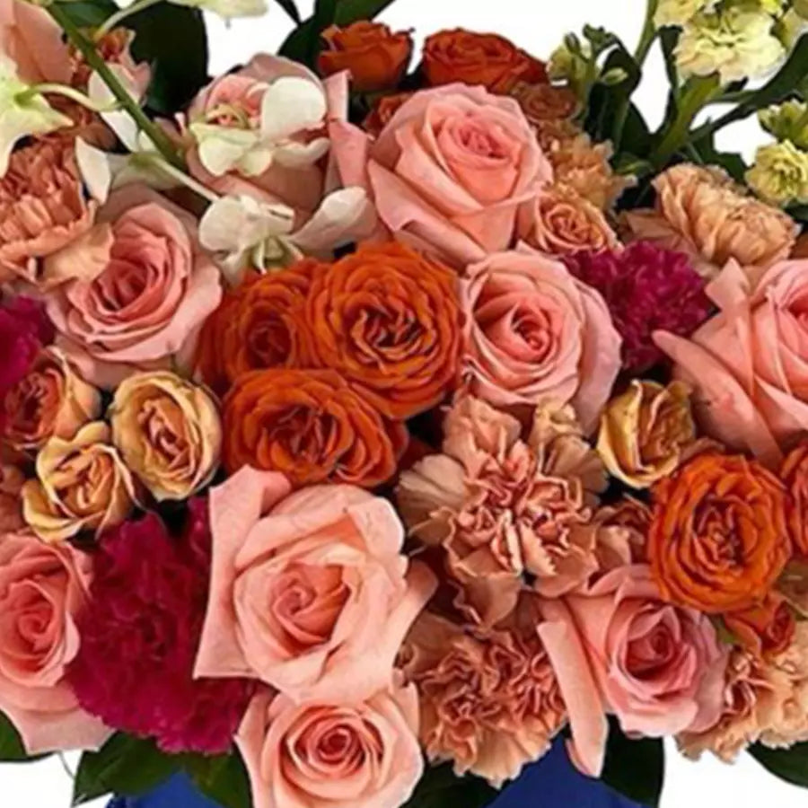 Luxury Mother’s Day gift with premium flowers in an elegant arrangement designed for delivery in Miami
