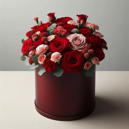 Passion Red Anniversary Roses. Let the intense colors and romantic gesture convey your love and passion. Valentine´s Day. Bouquets Flowers Miami, delivery