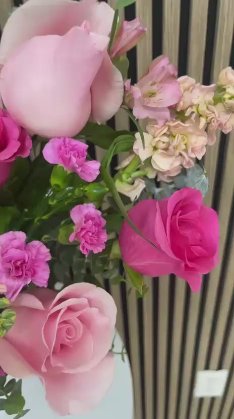 Caja de Flores para Mujer Miami - Arreglo Floral Elegante Entrega Mismo Día Doral