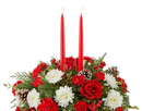 centro de mesa de temporada, lo hicimos con rosas rojas, claveles blancos y margaritas, la decoración se acompaña de dos velas para decorar la mesa de comedor de su hogar. Nuestra floristería se encuentra en la ciudad de Miami. Flores De Ramo, Tamaño Medio.