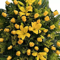 Serenity Funeral Wreath, Miami Home Delivery, Sympathy Flowers, Serenity Funeral Wreath, express your sincerest sympathy and condolences with this beautiful arrangement, is a perfect way to convey your heartfelt condolences, sympathy, and condolences, sympathy arrangements, sympathy flowers, Miami Home Delivery