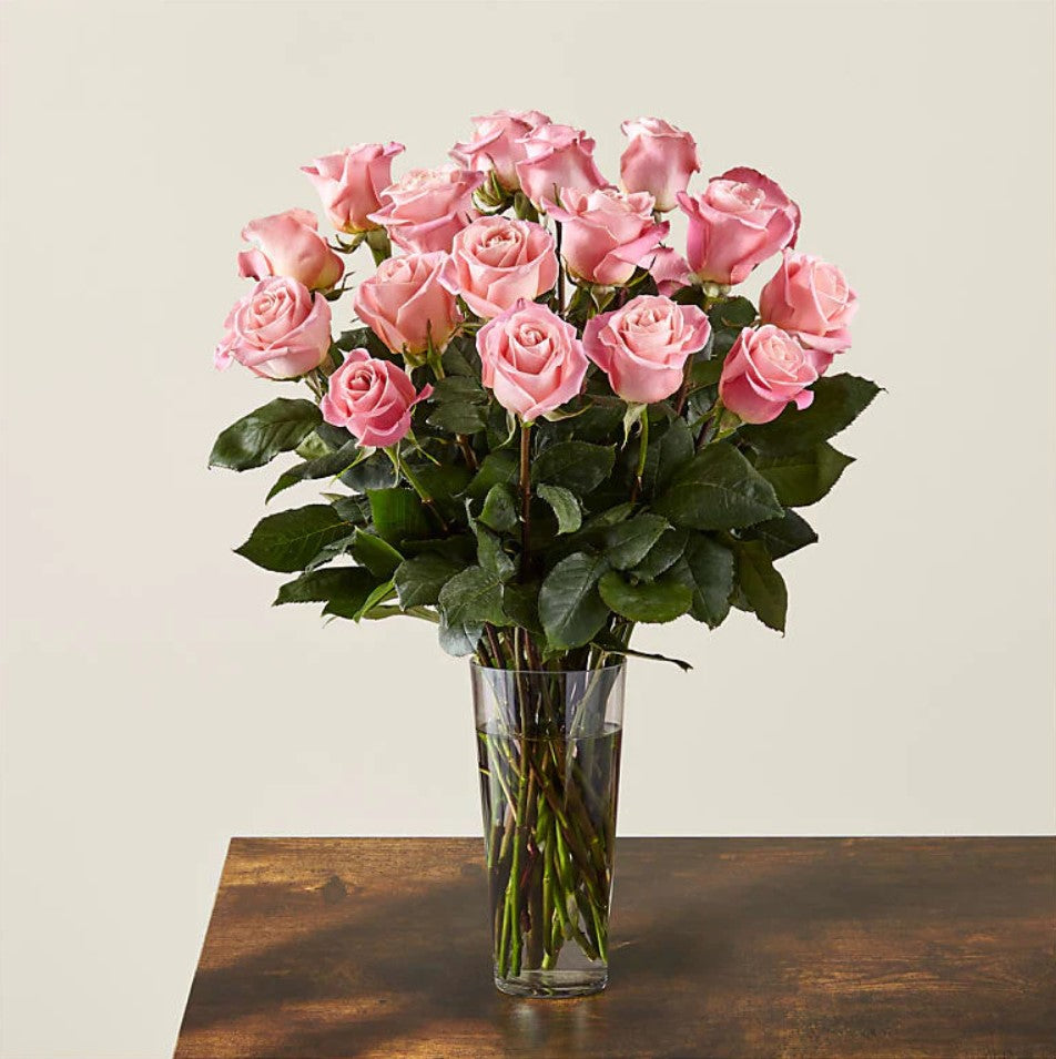 24 Long Stem Pink Roses Bouquet In A Vase, Special Rose Bouquets And Arrangements, Rose Delivery, Anniversary Flowers & Gifts, Romantic Flowers & Gifts, Mother´s Day, Valentine’s Day. Bouquets Flowers in Coral Gables, Miami, Delivery Flowers, Florist in Coral Gables.