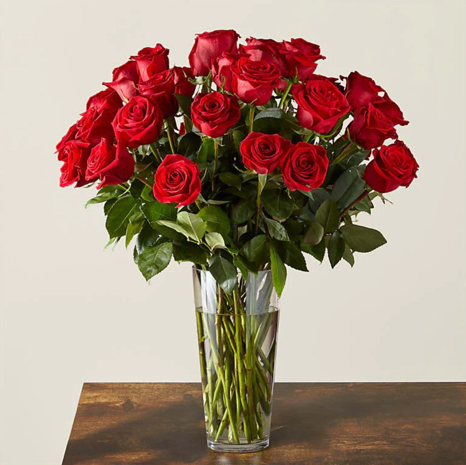 36 Long Stem Red Roses Bouquet In A Vase, Special Rose Bouquets And Arrangements, Rose Delivery, Anniversary Flowers & Gifts, Romantic Flowers & Gifts, Mother´s Day, Valentine’s Day. Bouquets Flowers in Coral Gables, Miami, Delivery Flowers, Florist in Coral Gables.