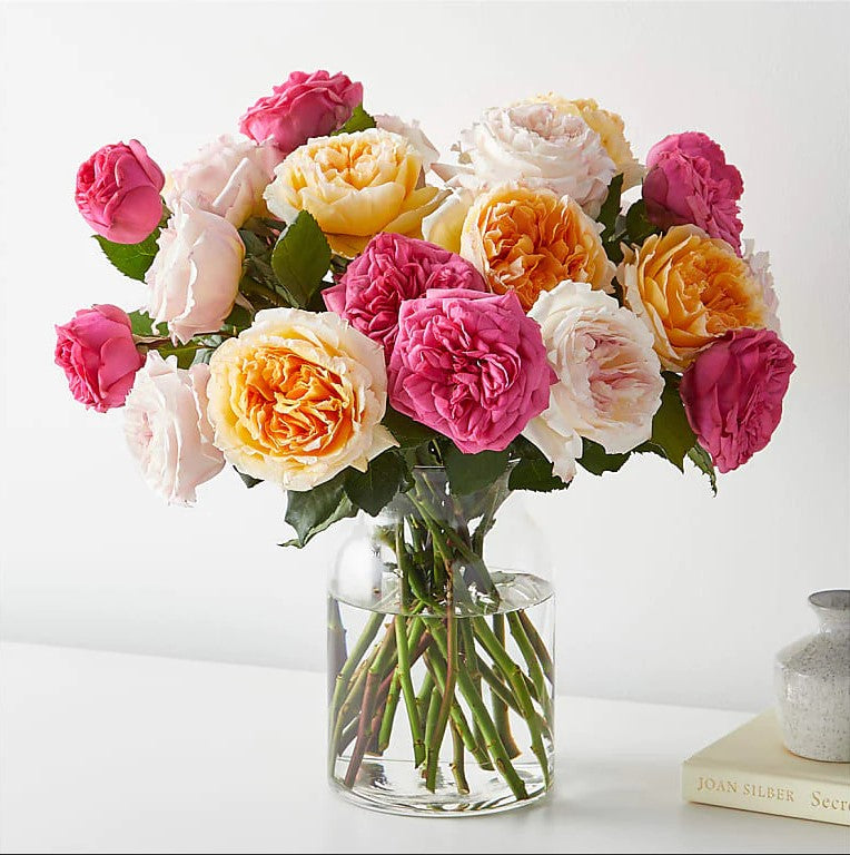 Roses Bouquet Color Deluxe with vase, Bouquet And Vase, Special Rose Bouquets And Arrangements, Mother´s Day, Rose Delivery, Anniversary Flowers & Gifts, Romantic Flowers & Gifts, Valentine’s Day. Bouquets Flowers in Coral Gables, Miami, Delivery Flowers, Florist in Coral Gables.